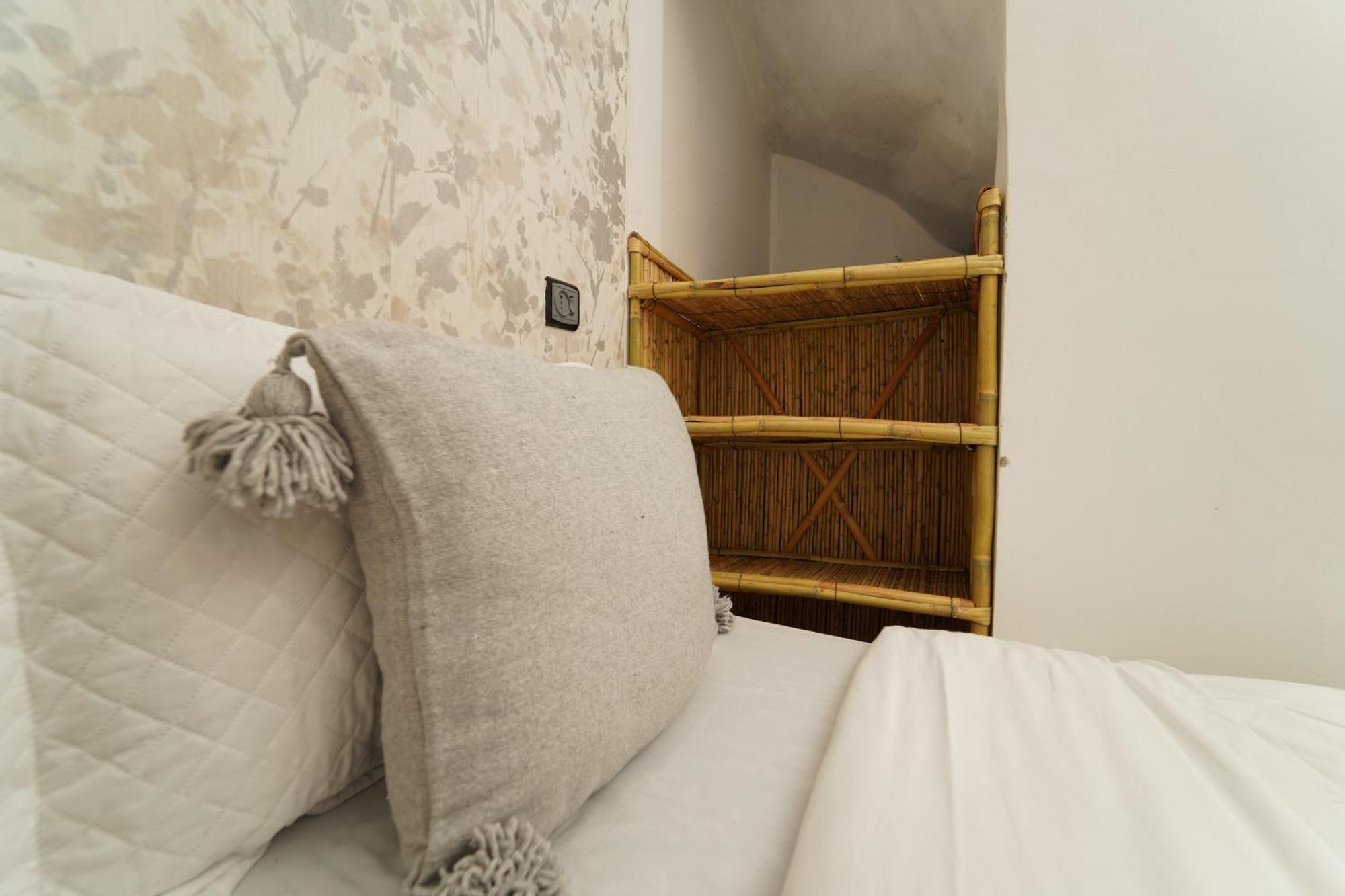 Couette-café Waves Hunter Surf House Agadir